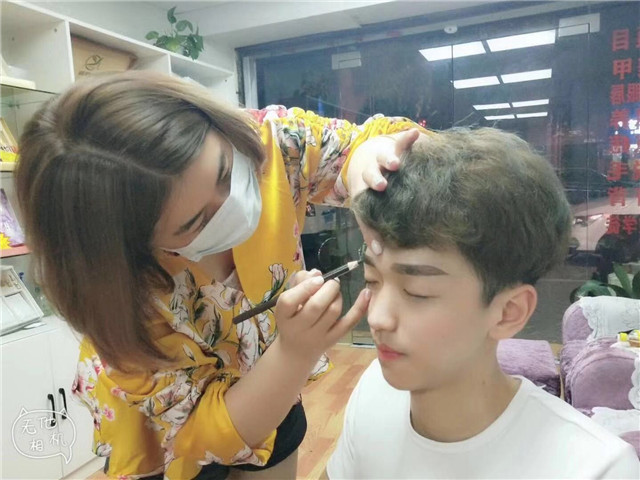 2019-01-04-121973.jpg 工作照 (1).jpg