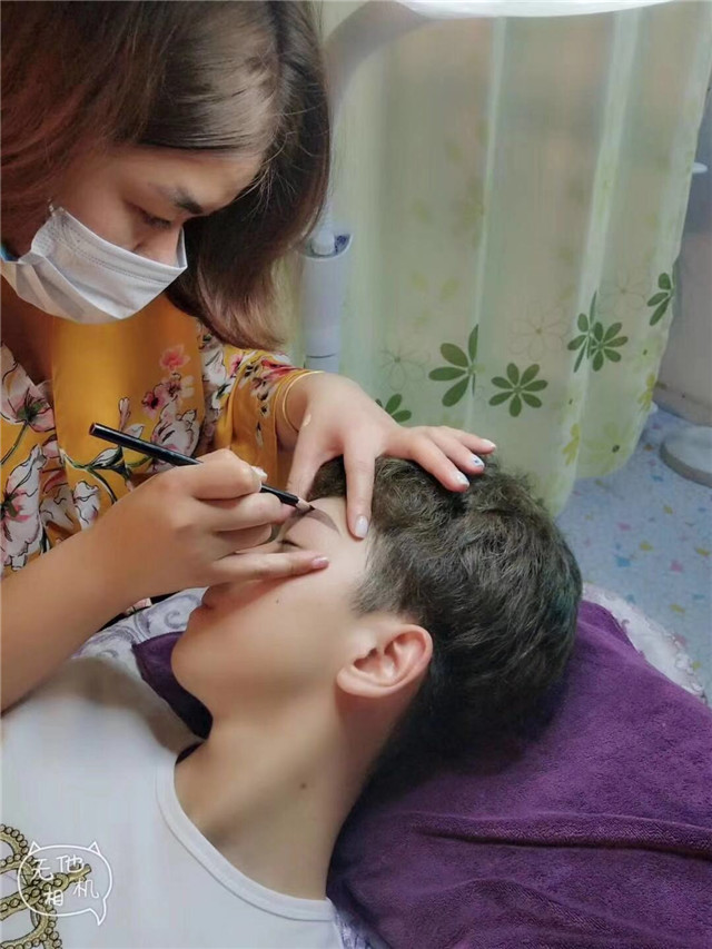 2019-01-04-515047.jpg 工作照 (2).jpg